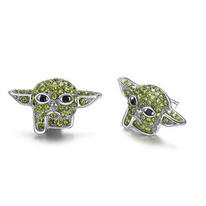 ⭐️NEW⭐️ Star Wars Mandalorian Baby Yoda/ Grogu Sterling Silver Peridot Earrings